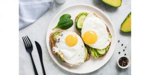 un petit déjeuner léger pour l'énergie