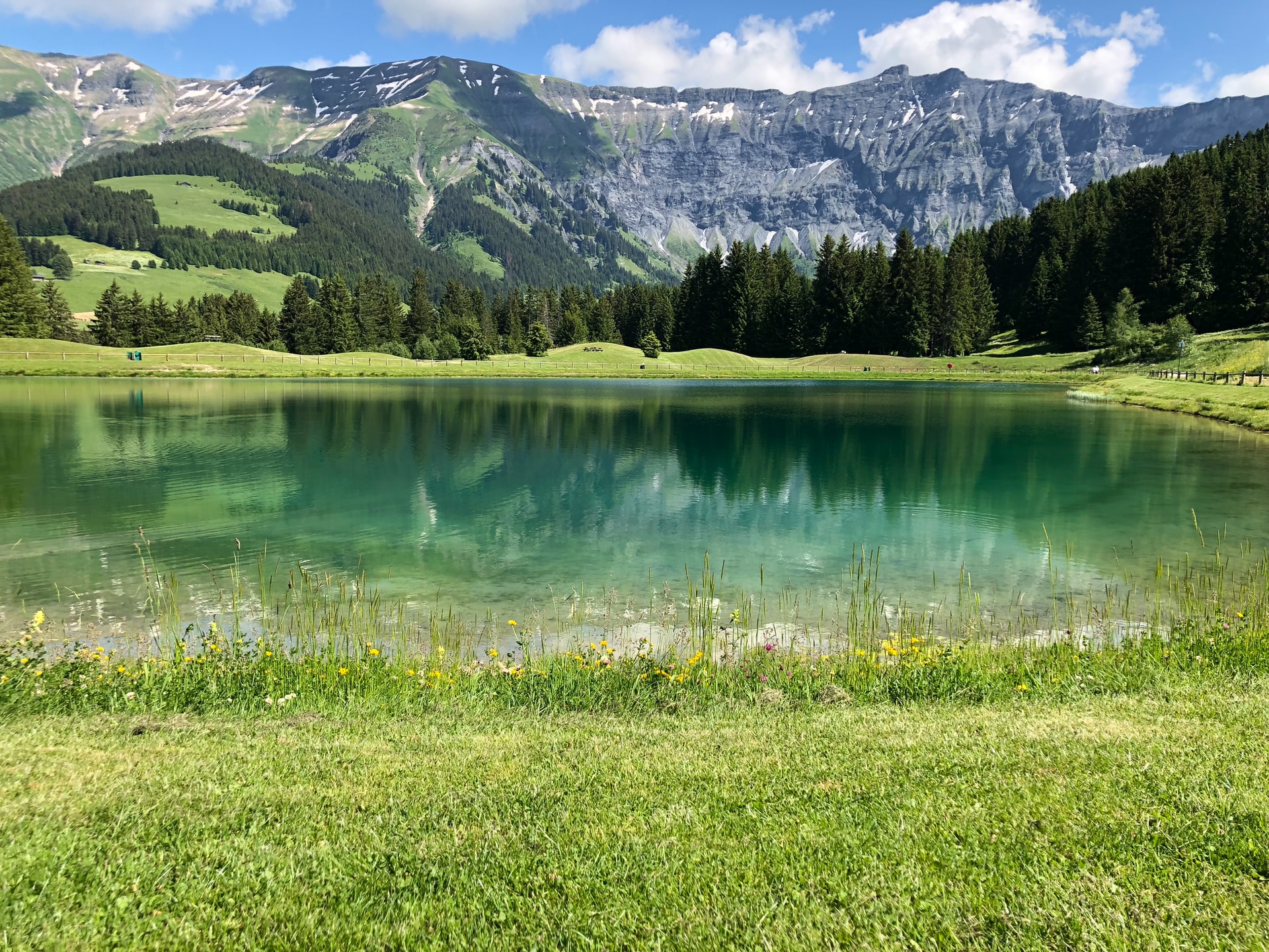 photo montagne lac alpes