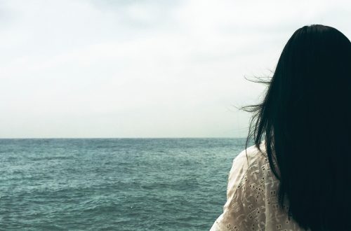 femme à la mer