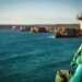 Femme près de la Mer respire