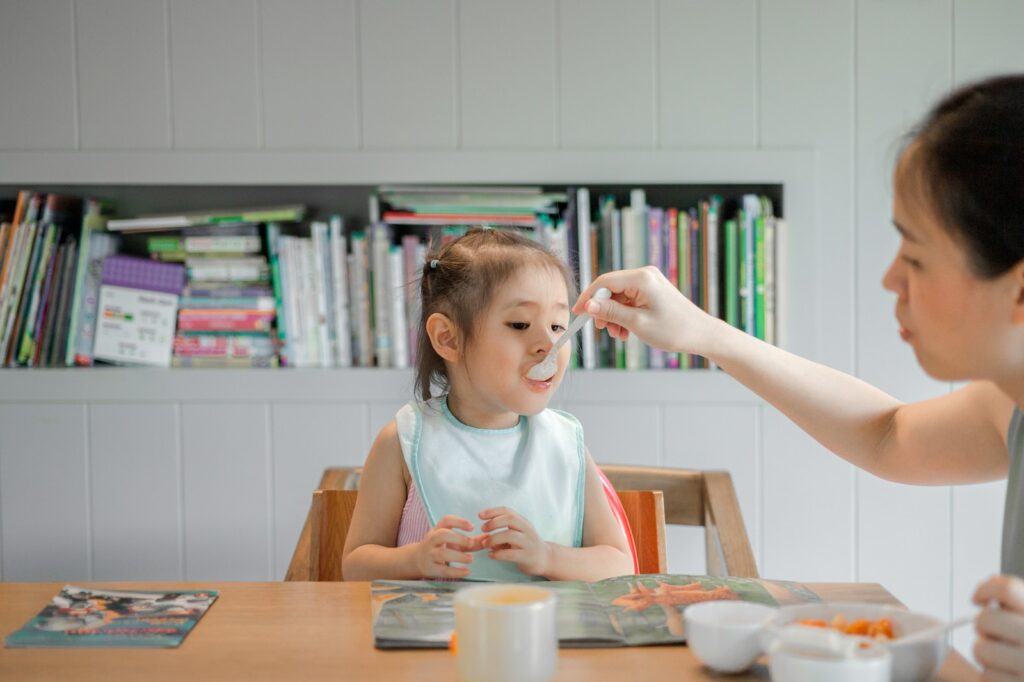 nourriture enfant face à l'énurésie