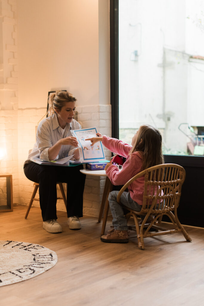Laure-Anne Delisle en séance de psychopédagogie